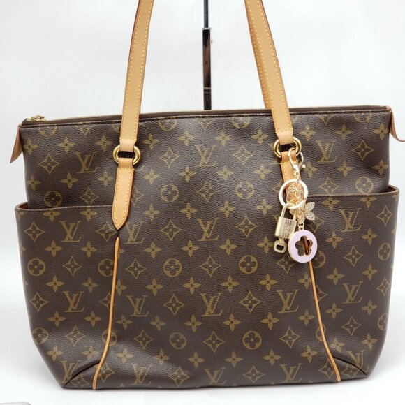 Authentic Louis Vuitton Lock & Key with unbranded Bagcharm, Keycharm, Keychain - Picture 8 of 8